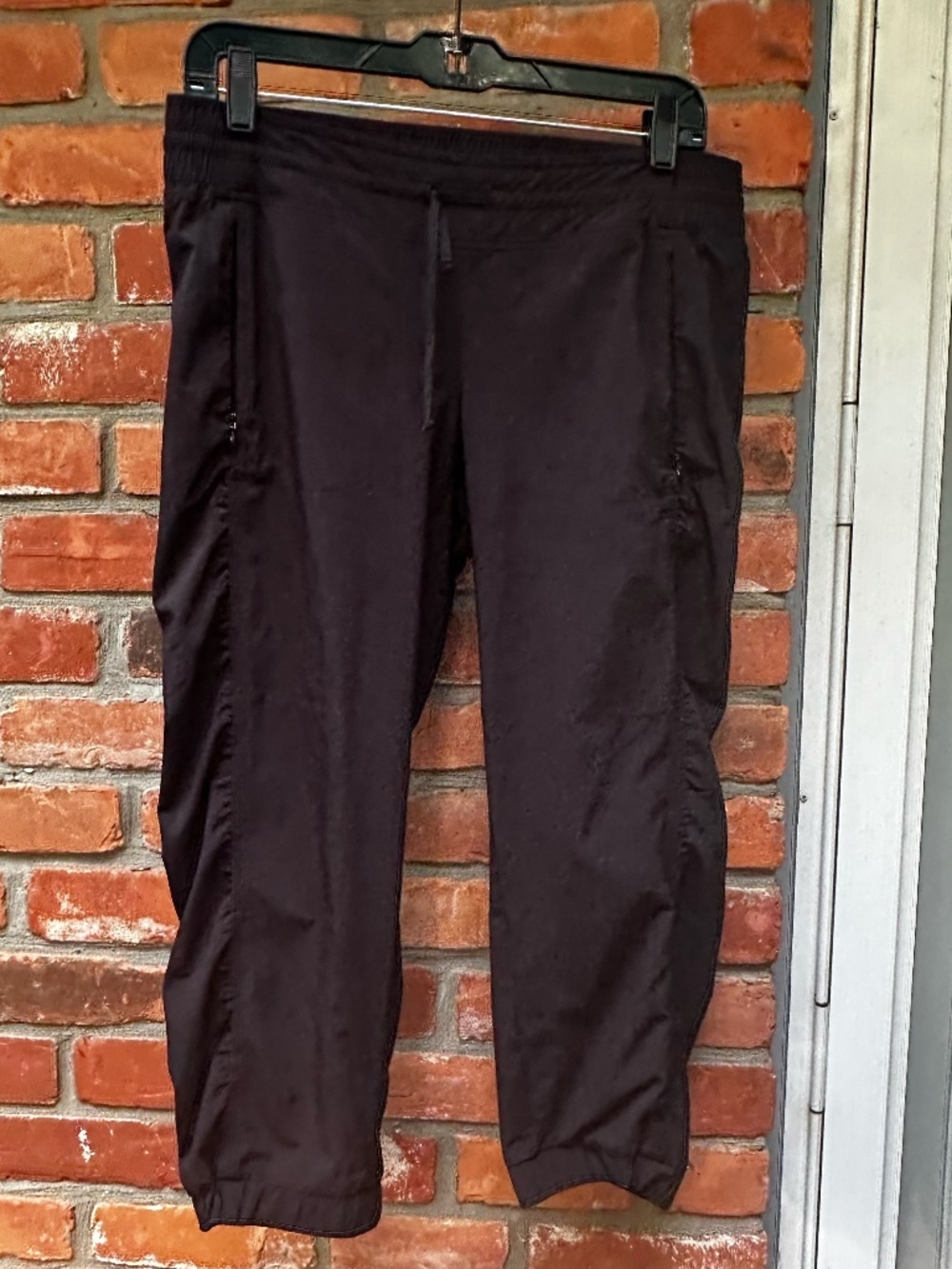 Athleta Black Capri Joggers SZ 6